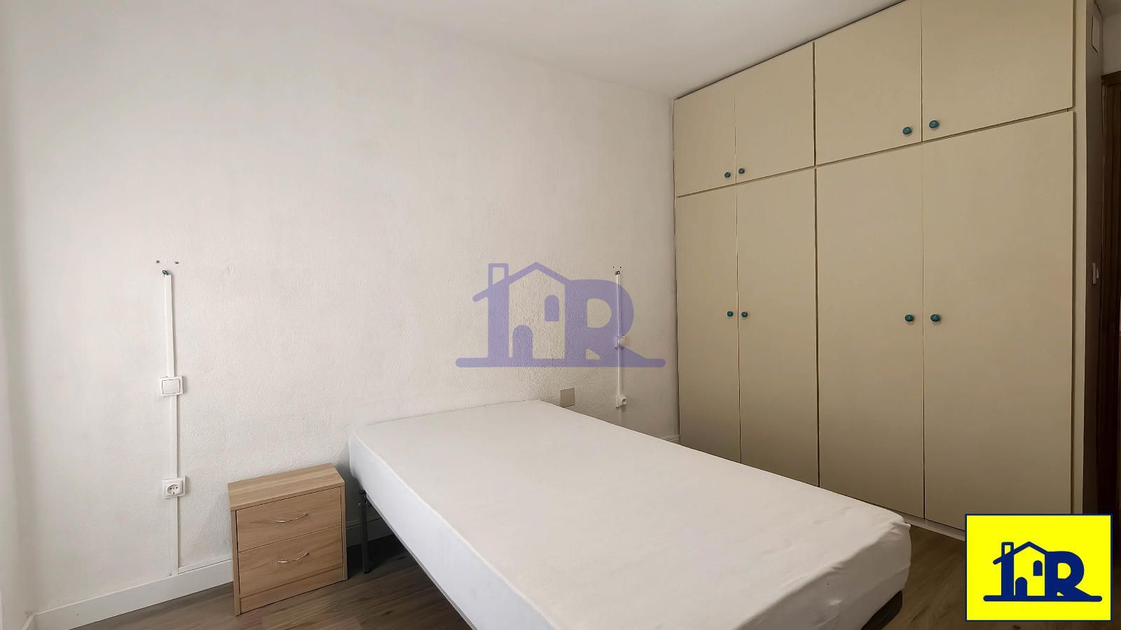 1-room apartment of 100m² in Madrid photo 14