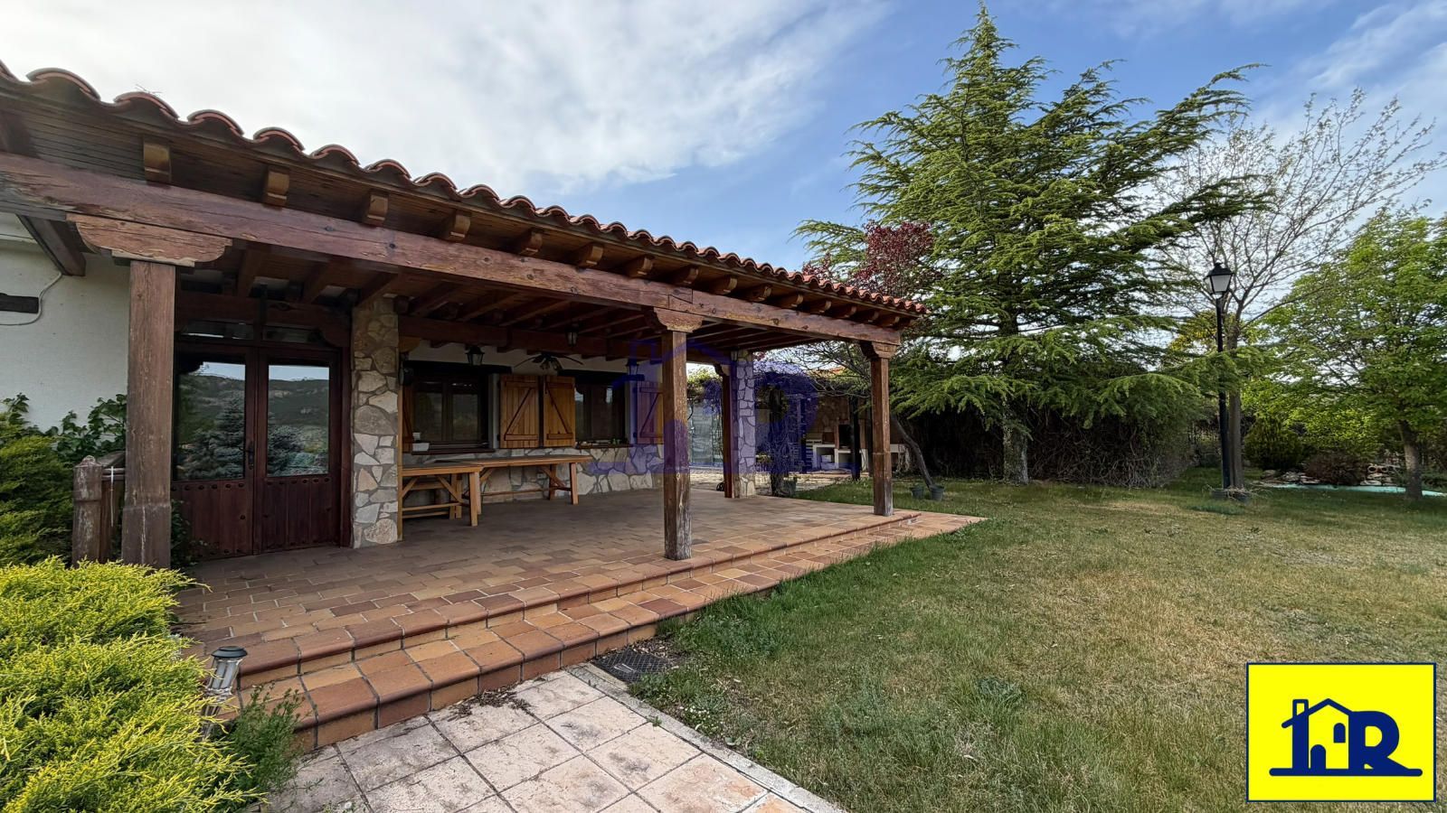 Chalet Independiente en venta Villalba De La Sierra, Cuenca. Ref: 8939. Inmobiliaria Romero