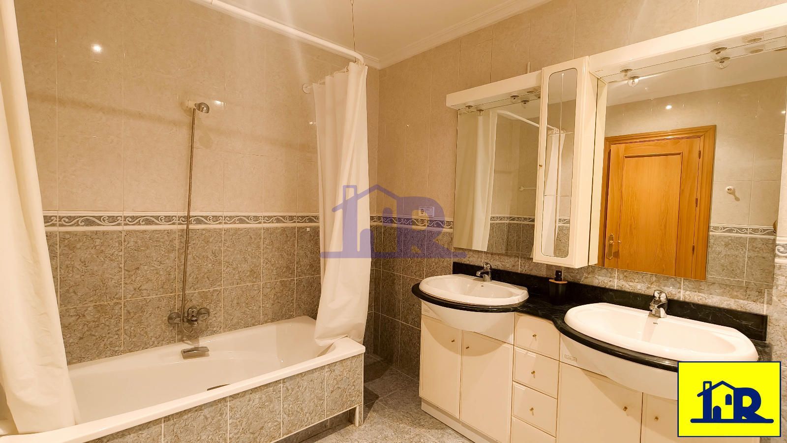 1-room apartment of 130m² in Madrid photo 11