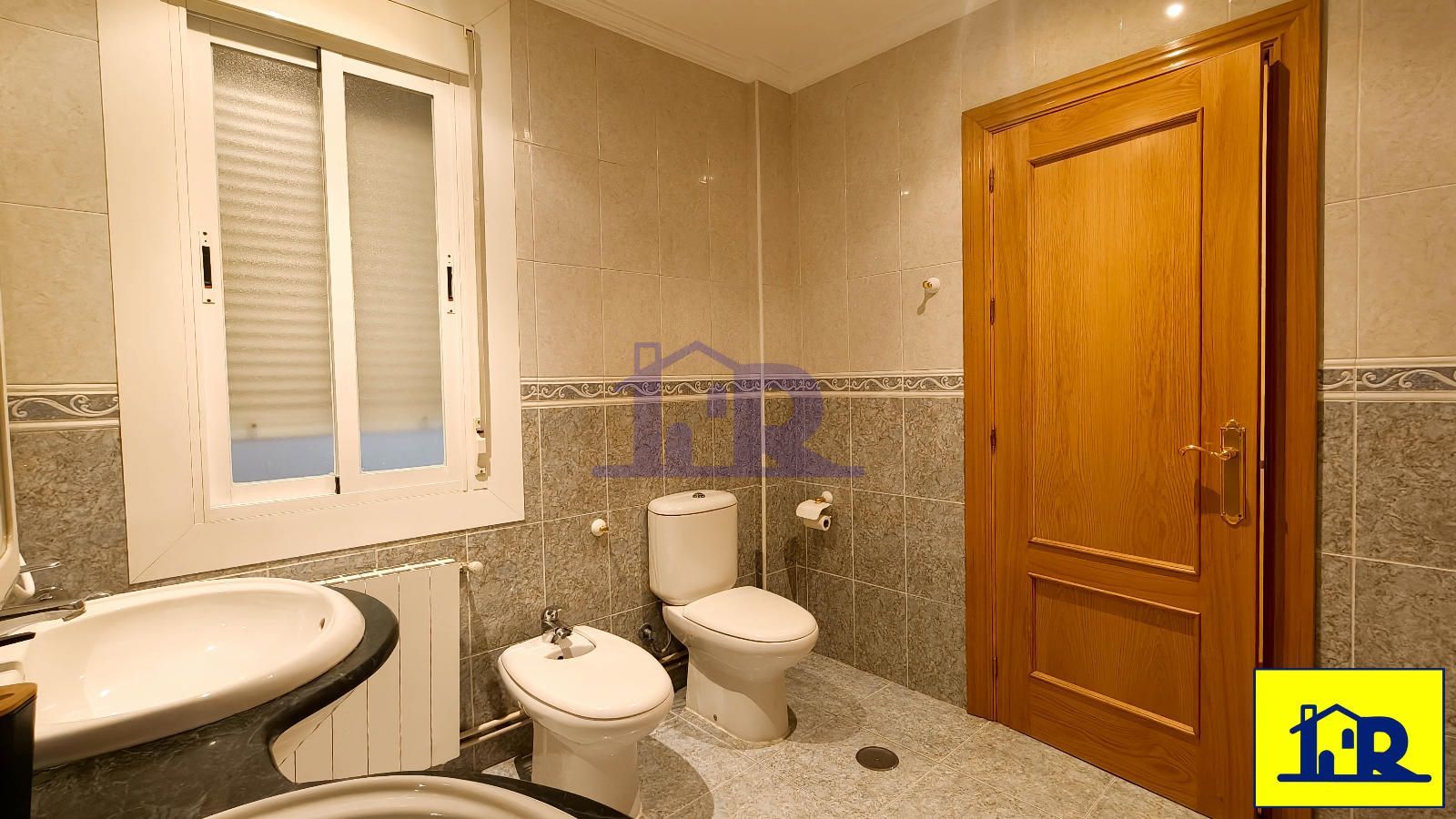 1-room apartment of 130m² in Madrid photo 12