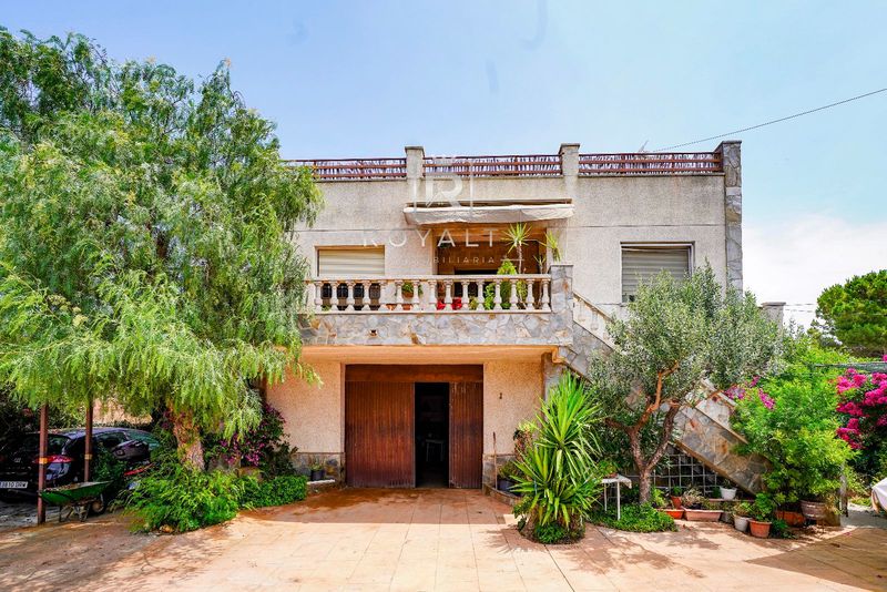 Casa en venta Terrassa, Barcelona. Ref: 1048. Royalty Inmobiliaria