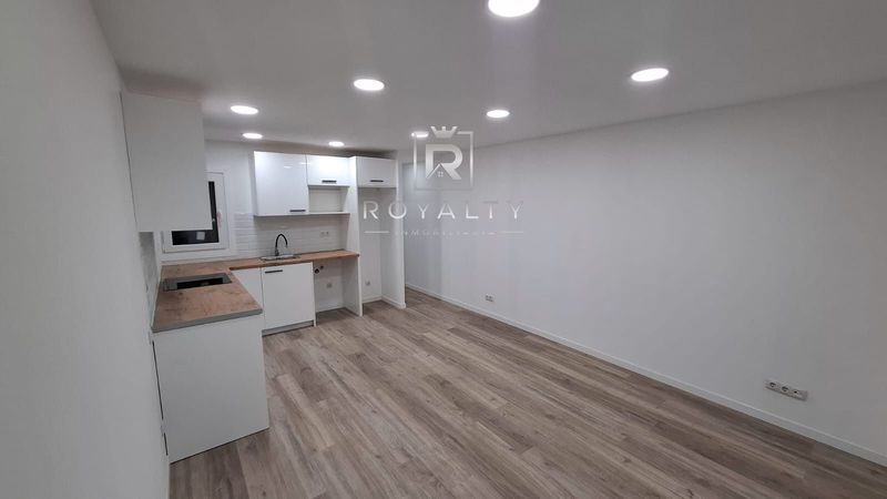 Piso en venta Santa Coloma de Gramenet, Barcelona. Ref: 1074. Royalty Inmobiliaria