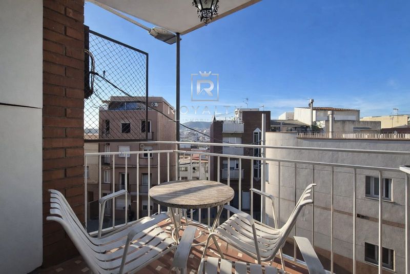 Piso en venta Santa Coloma de Gramenet, Barcelona. Ref: 1091. Royalty Inmobiliaria