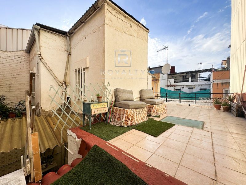 Adosado en venta Santa Coloma de Gramenet, Barcelona. Ref: 1101. Royalty Inmobiliaria