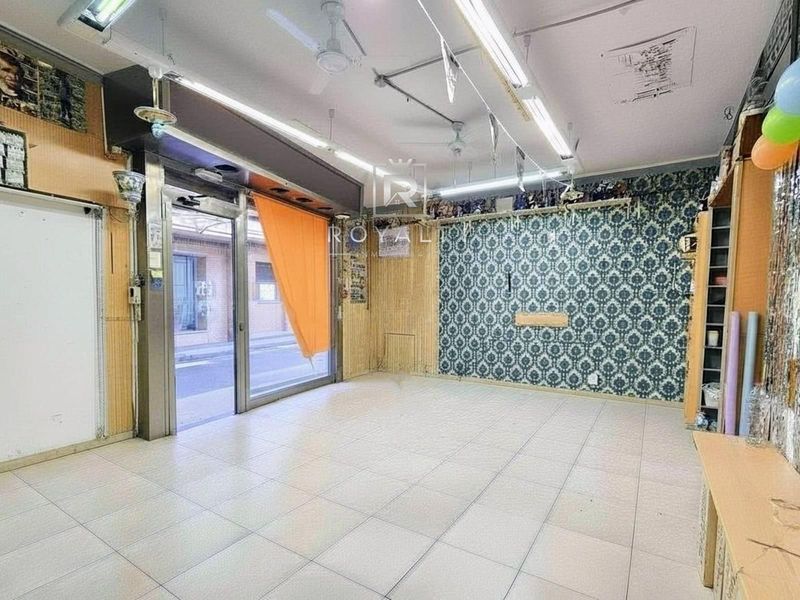 Local Comercial en venta Cornellà de Llobregat, Barcelona. Ref: 1102. Royalty Inmobiliaria