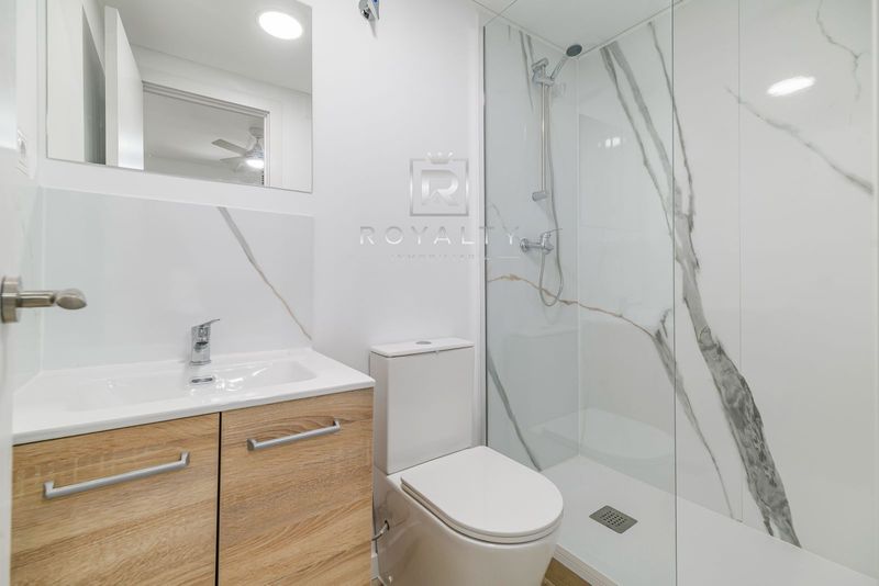 Local Comercial en venta Les Roquetes, Barcelona. Ref: 1108. Royalty Inmobiliaria