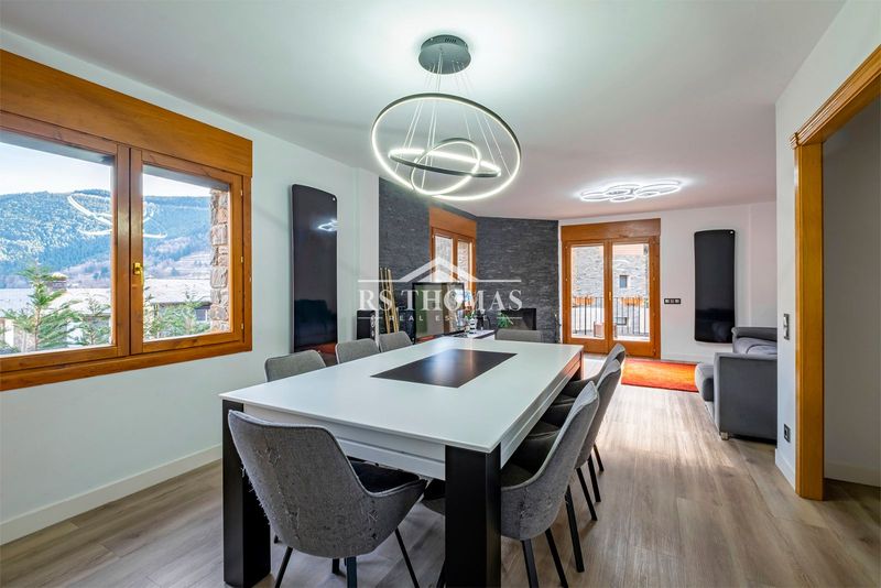 Chalet Independiente en venta La Massana, Andorra. Ref: 1066. RS Thomas Real Estate