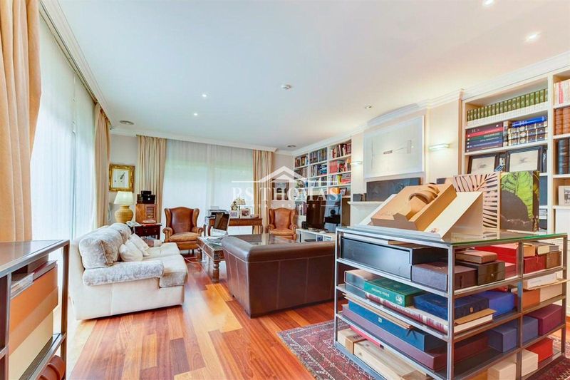 Chalet Independiente en venta Escaldes-Engordany, Andorra. Ref: 1070. RS Thomas Real Estate