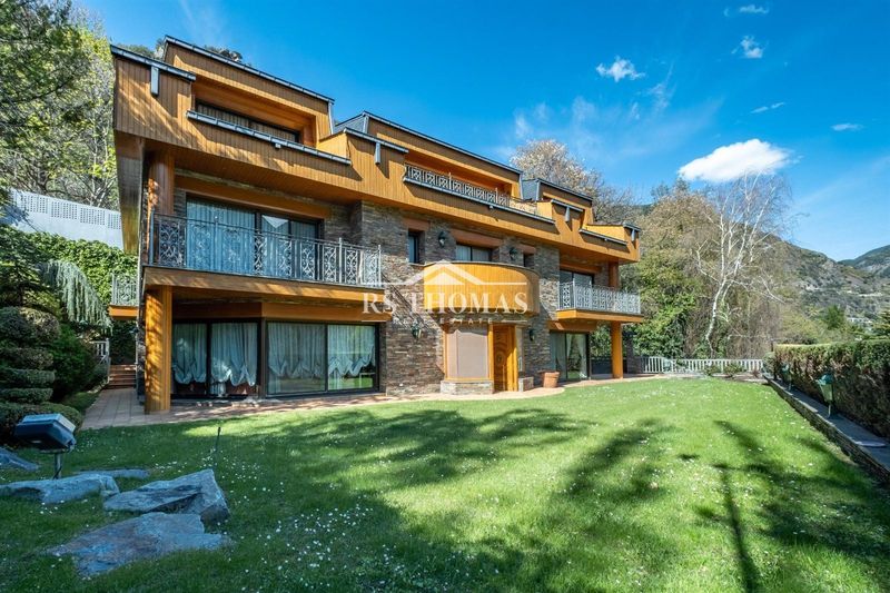 Chalet Independiente en venta Andorra La Vella, Andorra. Ref: 1246. RS Thomas Real Estate