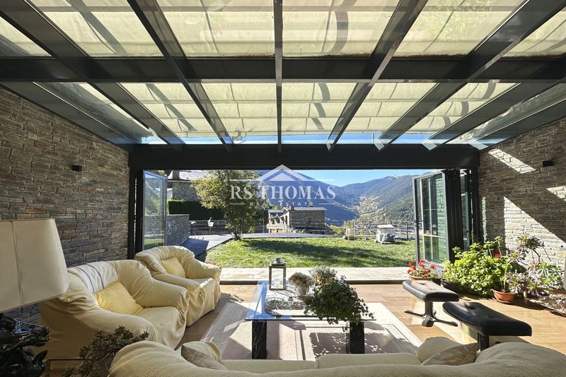 Chalet Independiente en venta La Massana, Andorra. Ref: 1568. RS Thomas Real Estate