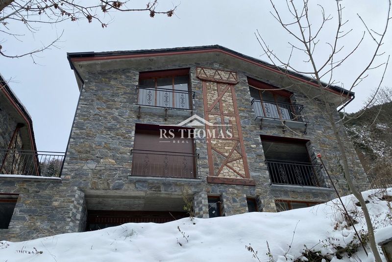 Chalet Independiente en venta Canillo, Andorra. Ref: 2025. RS Thomas Real Estate