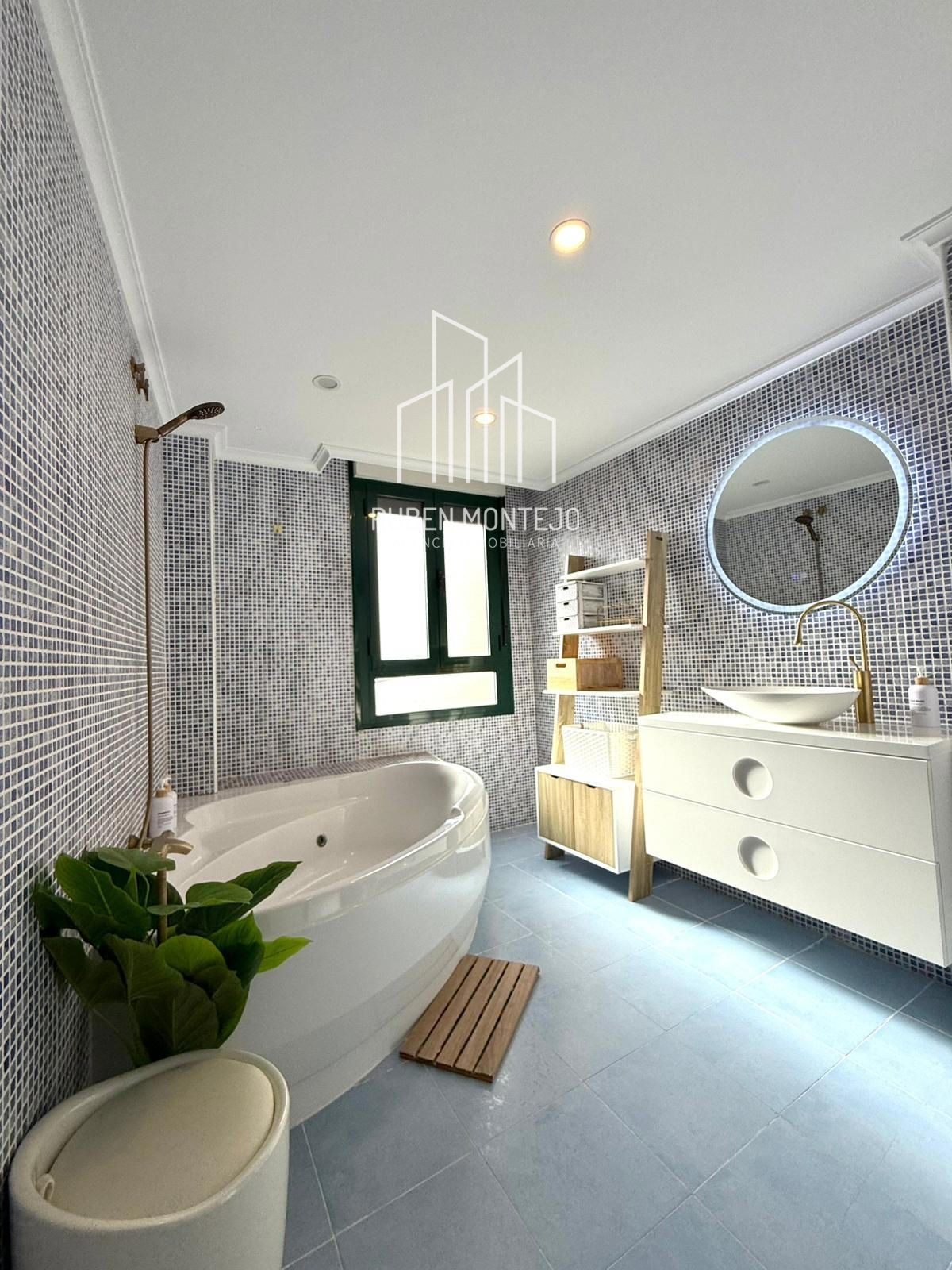 baño - ACOGEDOR ÁTICO CON DOS TERRAZAS EN PARQUE VALHONDO