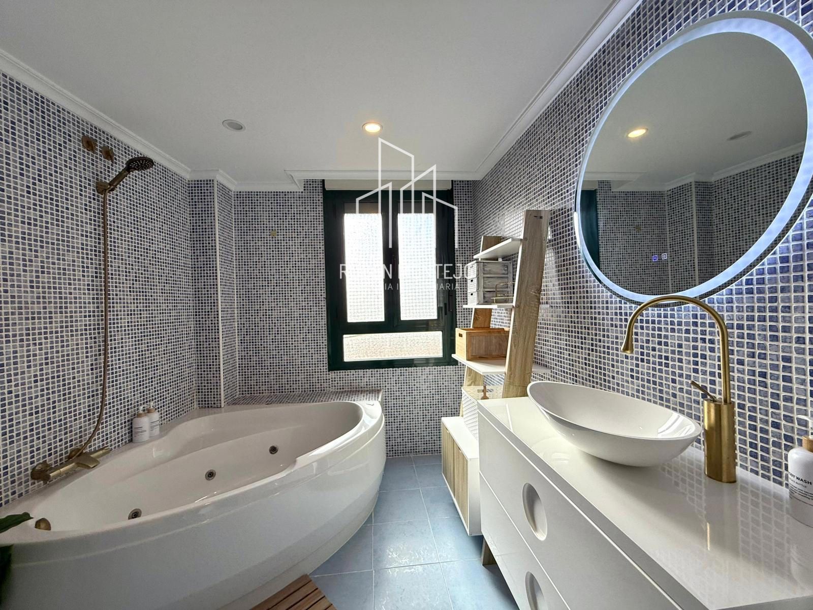 baño - ACOGEDOR ÁTICO CON DOS TERRAZAS EN PARQUE VALHONDO