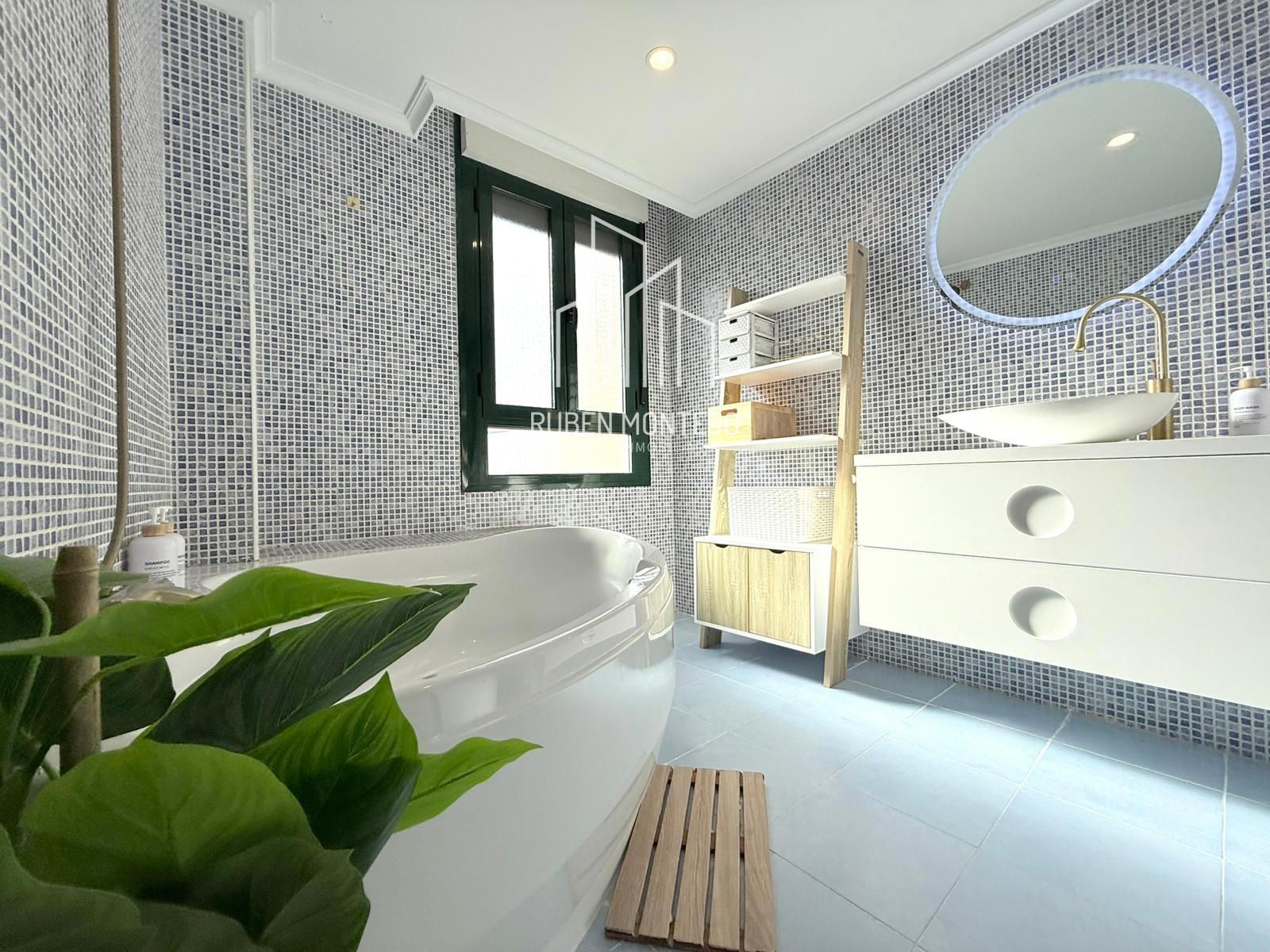 baño - ACOGEDOR ÁTICO CON DOS TERRAZAS EN PARQUE VALHONDO