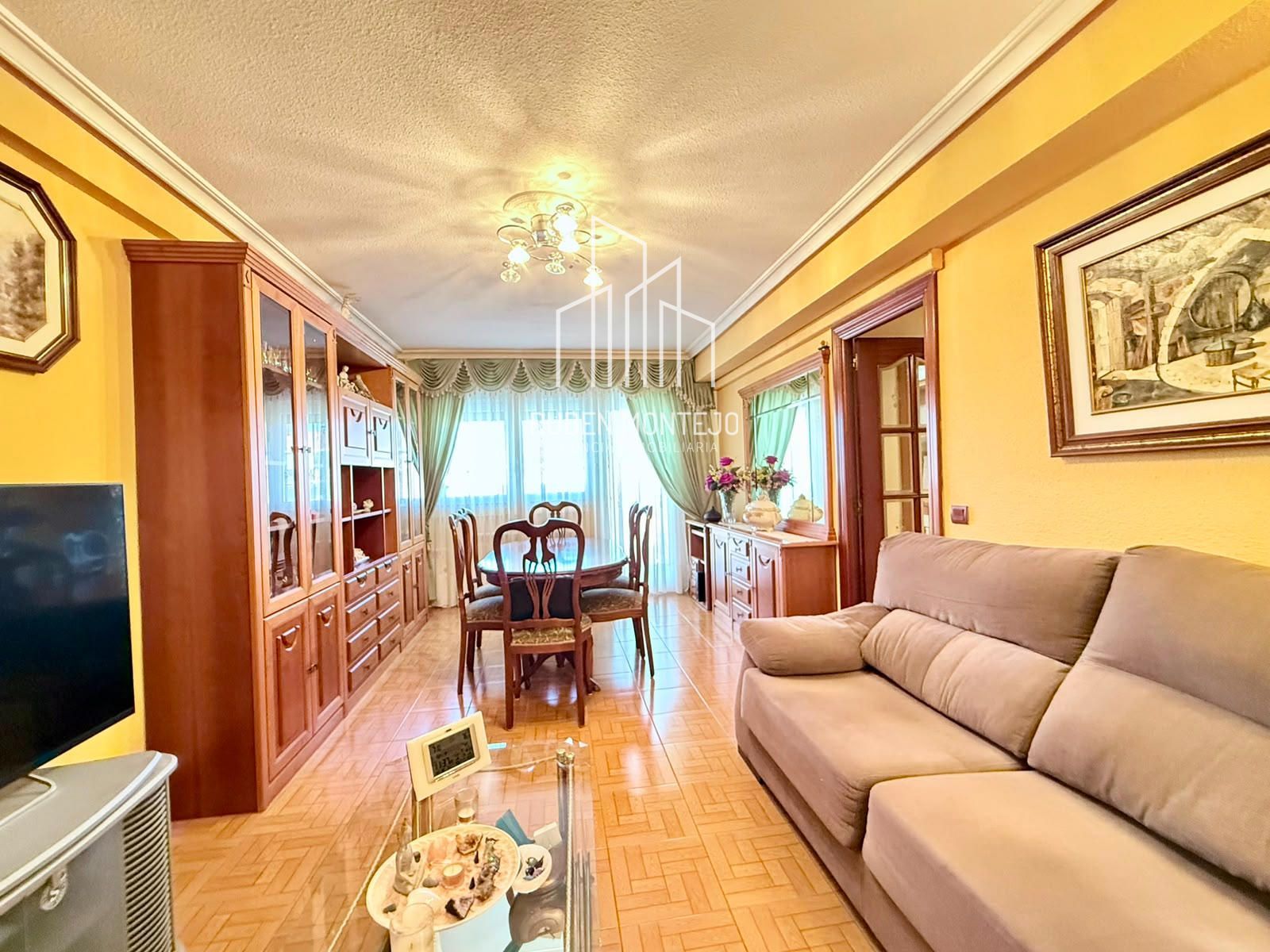 Salón - Cuidada vivienda con garaje y trastero opcional