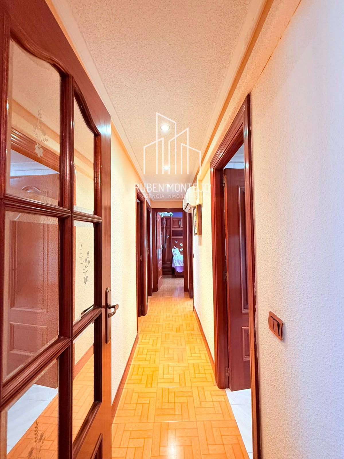 pasillo - Cuidada vivienda con garaje y trastero opcional