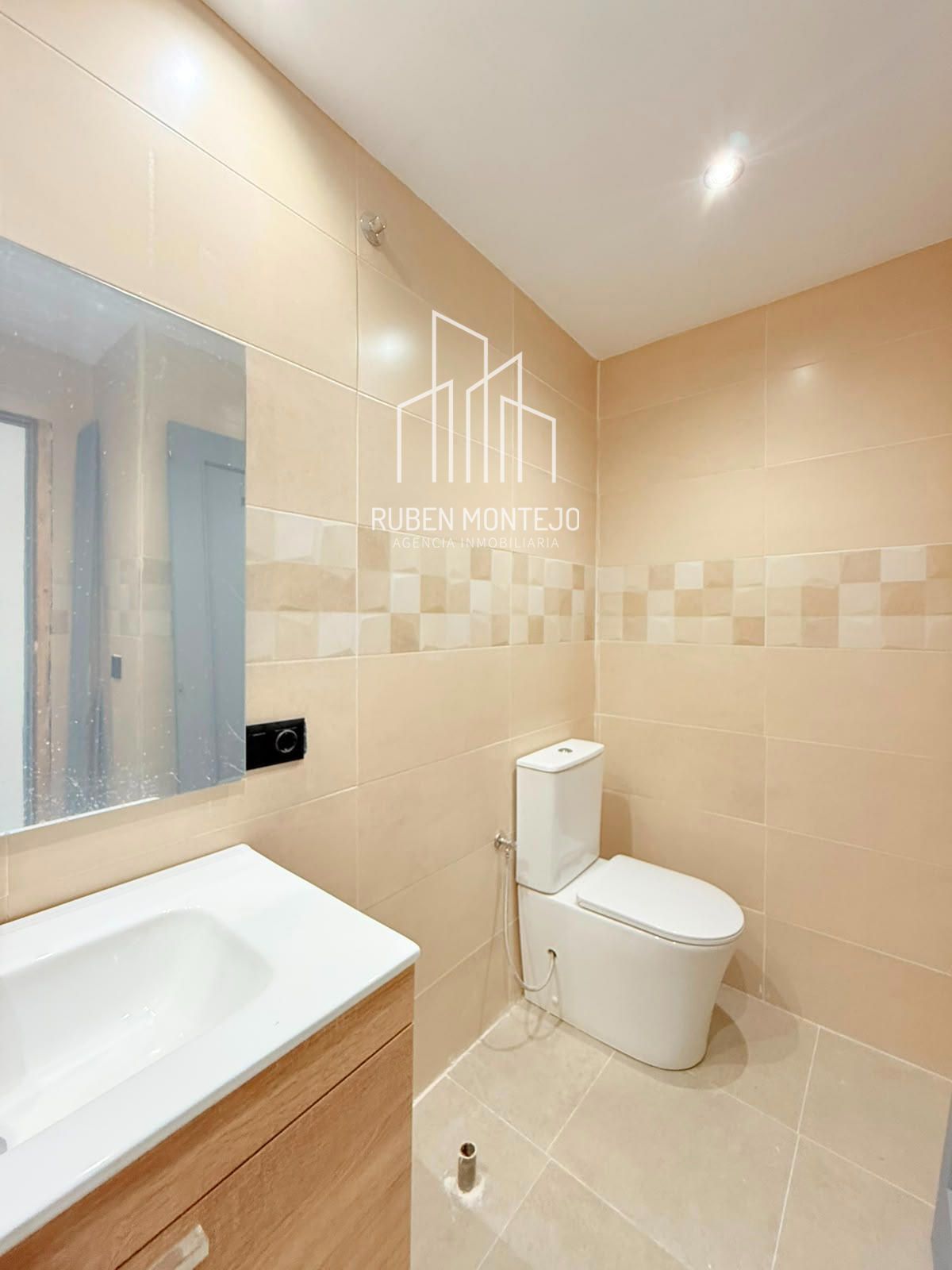 baño - Reformado y muy luminoso en Puente Ladrillo