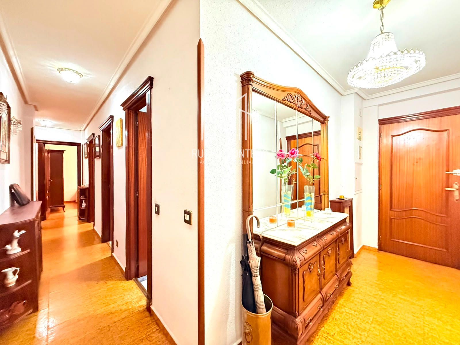 Luminosa vivienda junto Avenida de Villamayor - Foto 6
