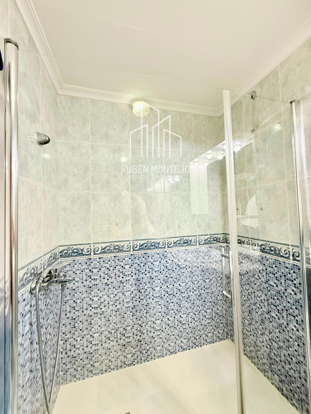 Luminosa vivienda junto Avenida de Villamayor - Foto 10