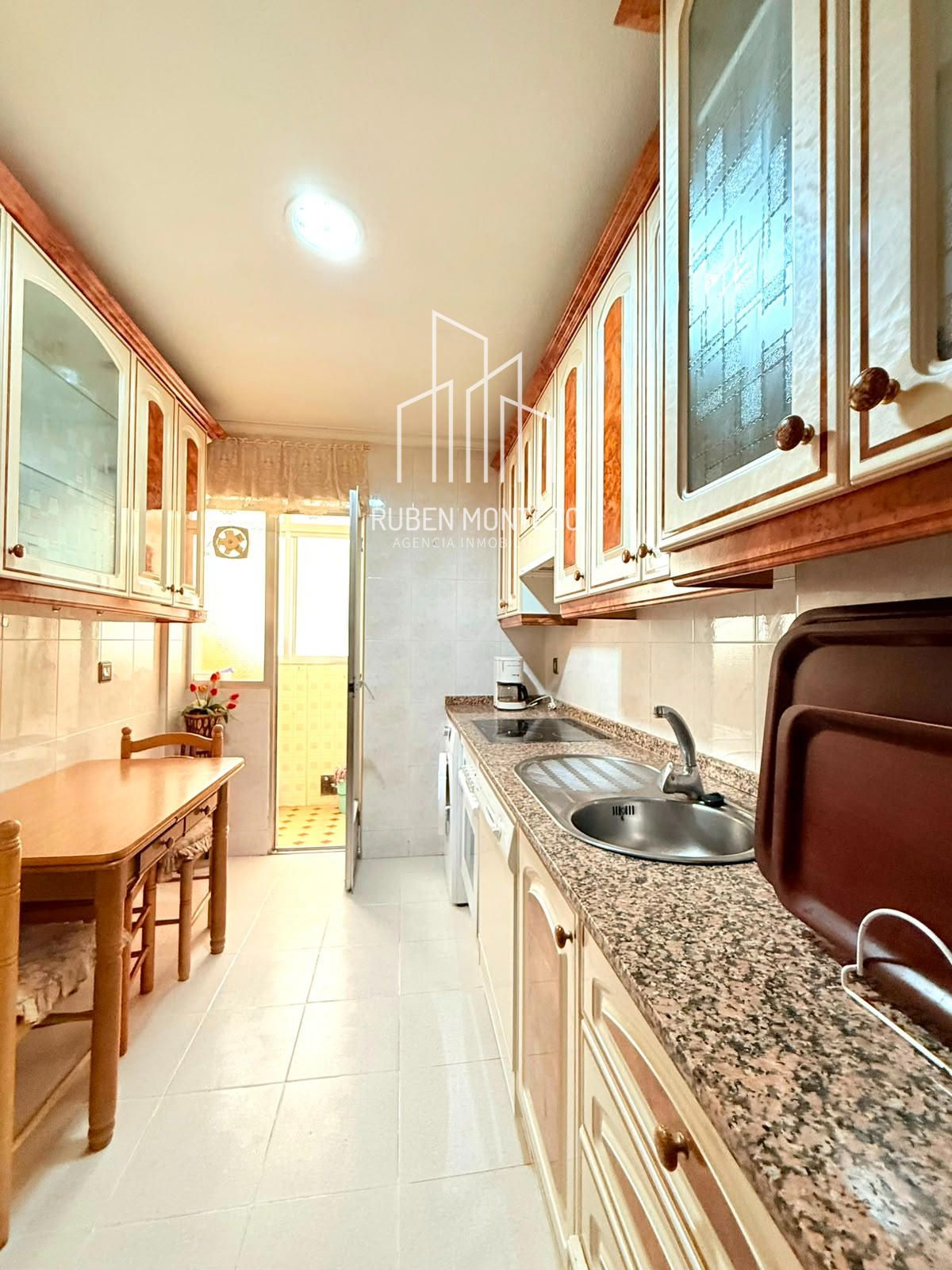 Luminosa vivienda junto Avenida de Villamayor - Foto 12