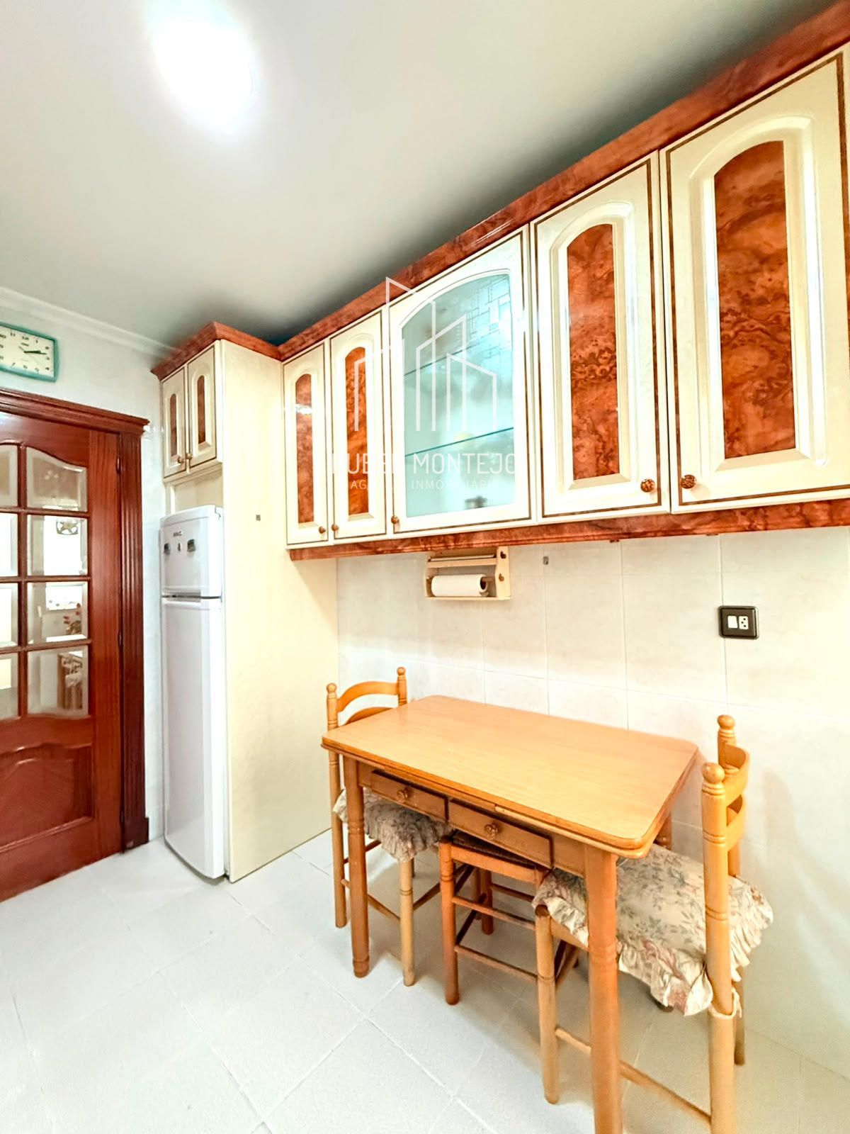 Luminosa vivienda junto Avenida de Villamayor - Foto 13