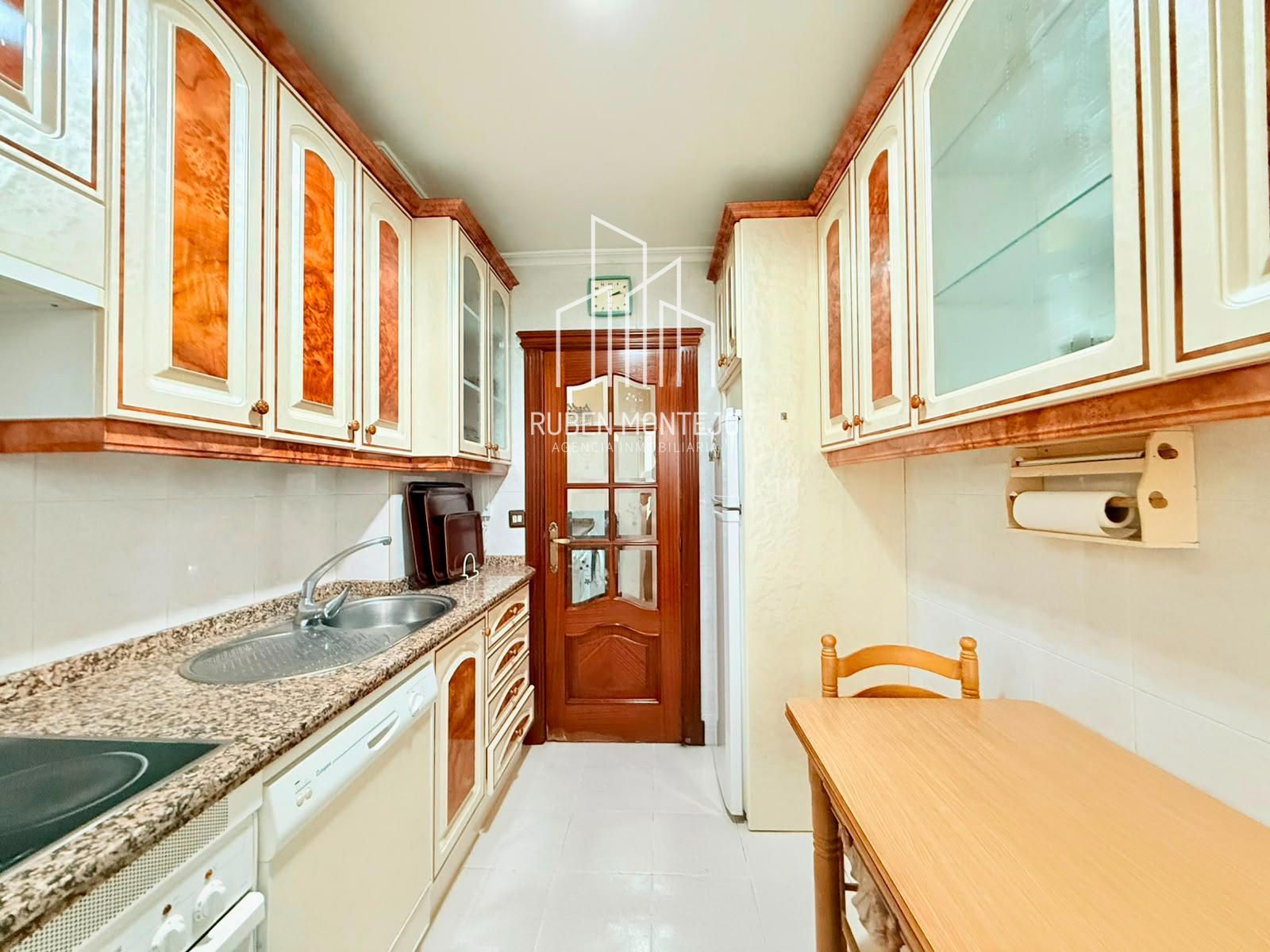 Luminosa vivienda junto Avenida de Villamayor - Foto 14