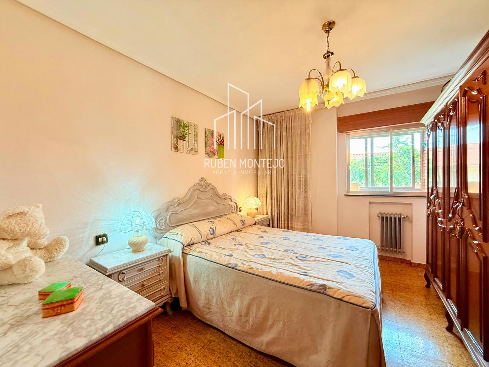 Luminosa vivienda junto Avenida de Villamayor - Foto 29