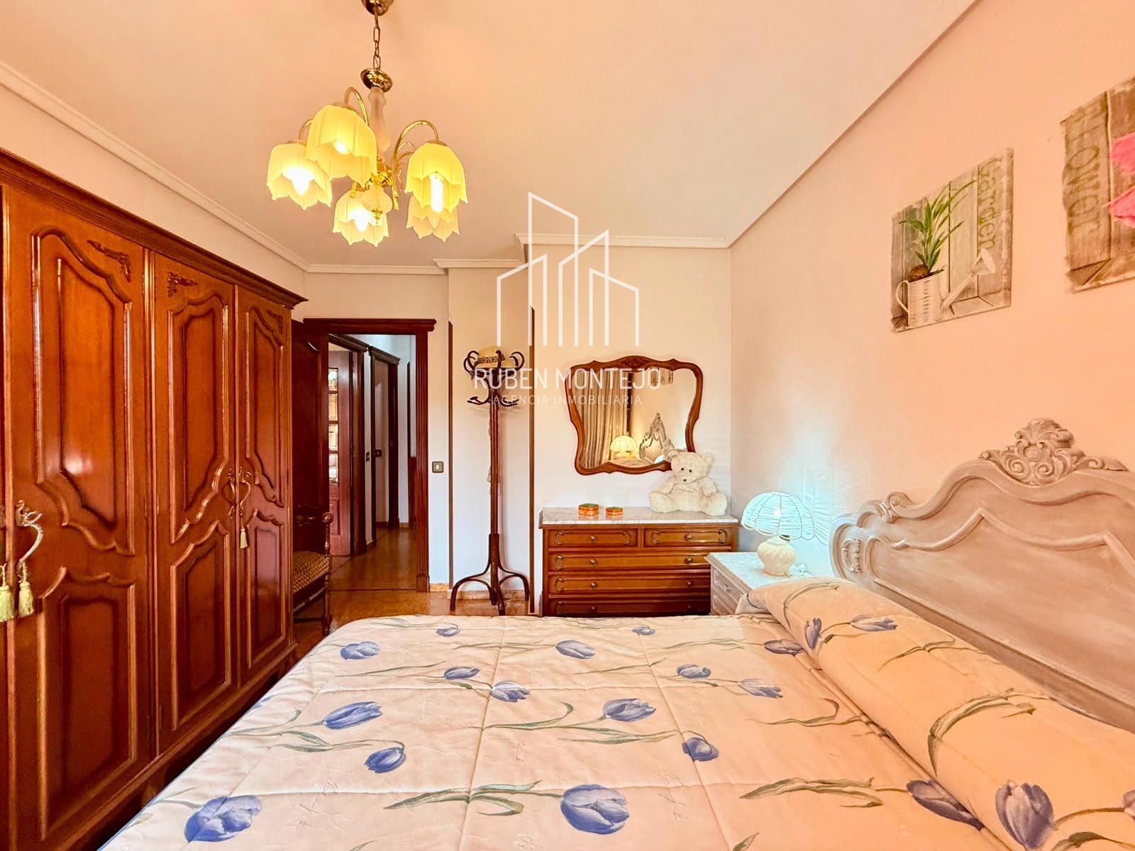 Luminosa vivienda junto Avenida de Villamayor - Foto 32