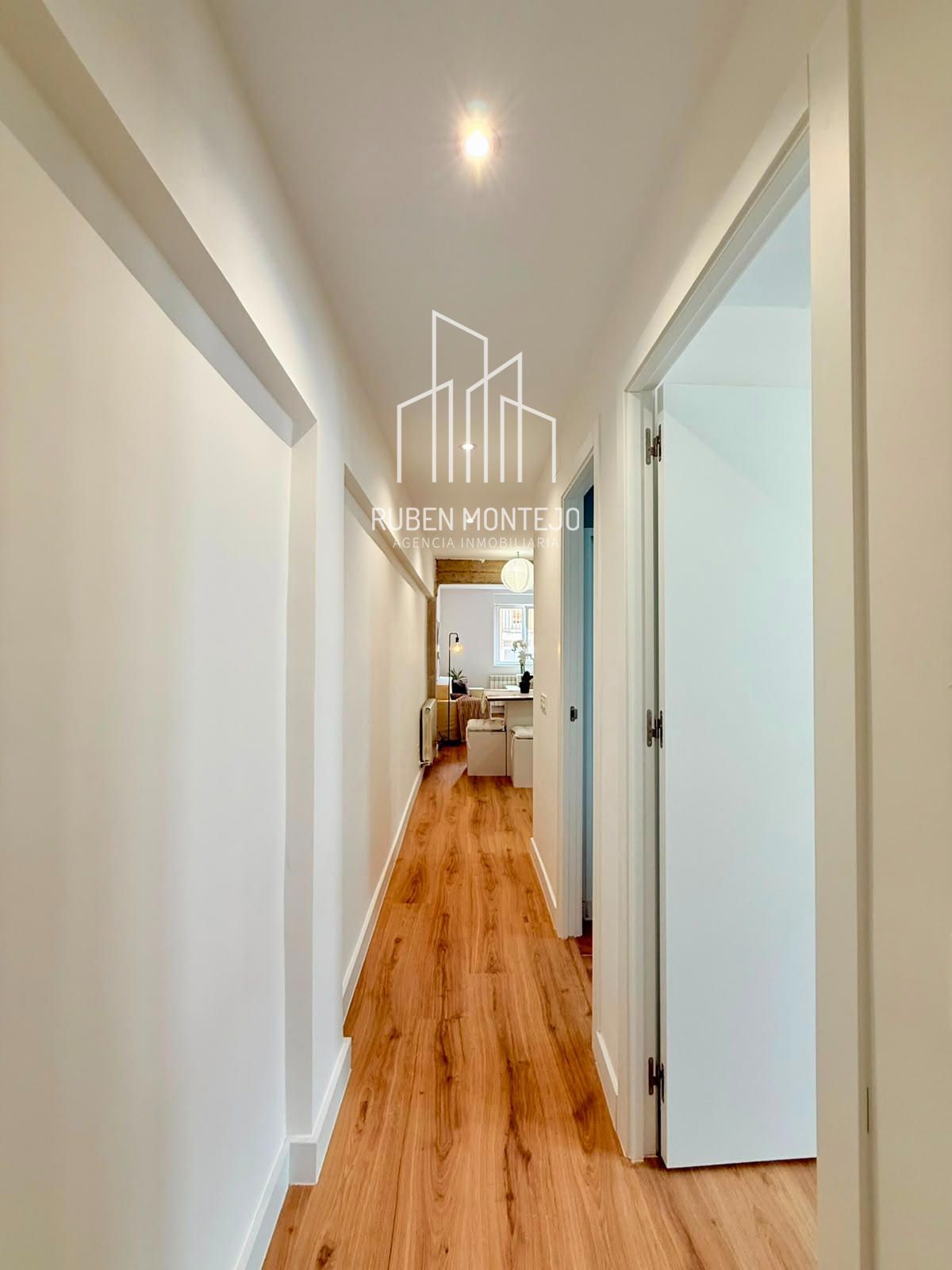 pasillo - Luminosa Vivienda Totalmente Reformada