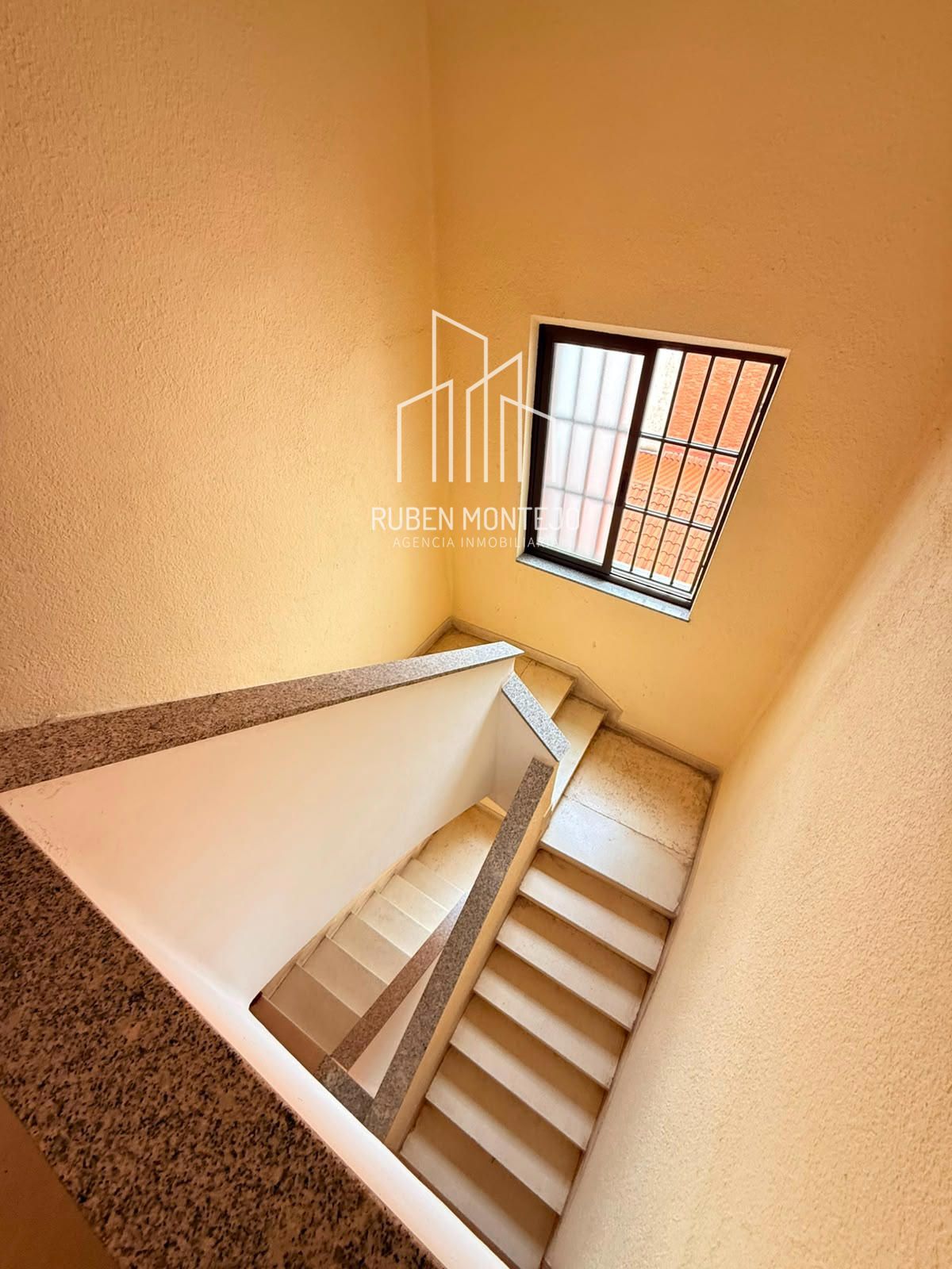 zonas comunes - Luminosa Vivienda Totalmente Reformada