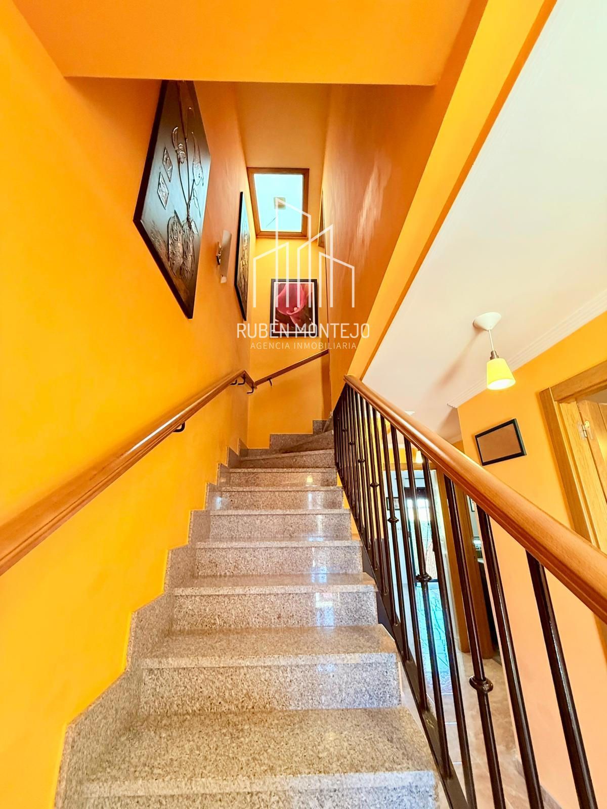 escalera - Impecable Chalet para entrar a vivir