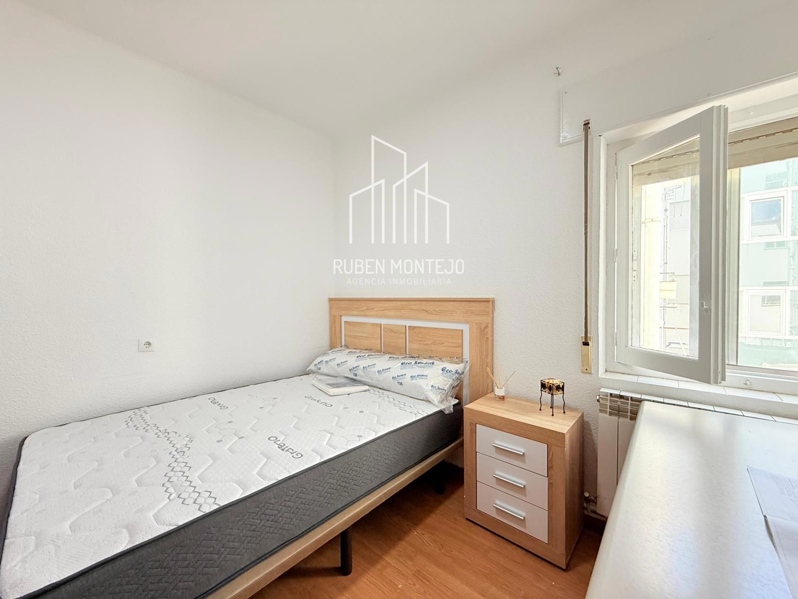 dormitorio 1 - Habitación en piso compartido junto Campus Universitario