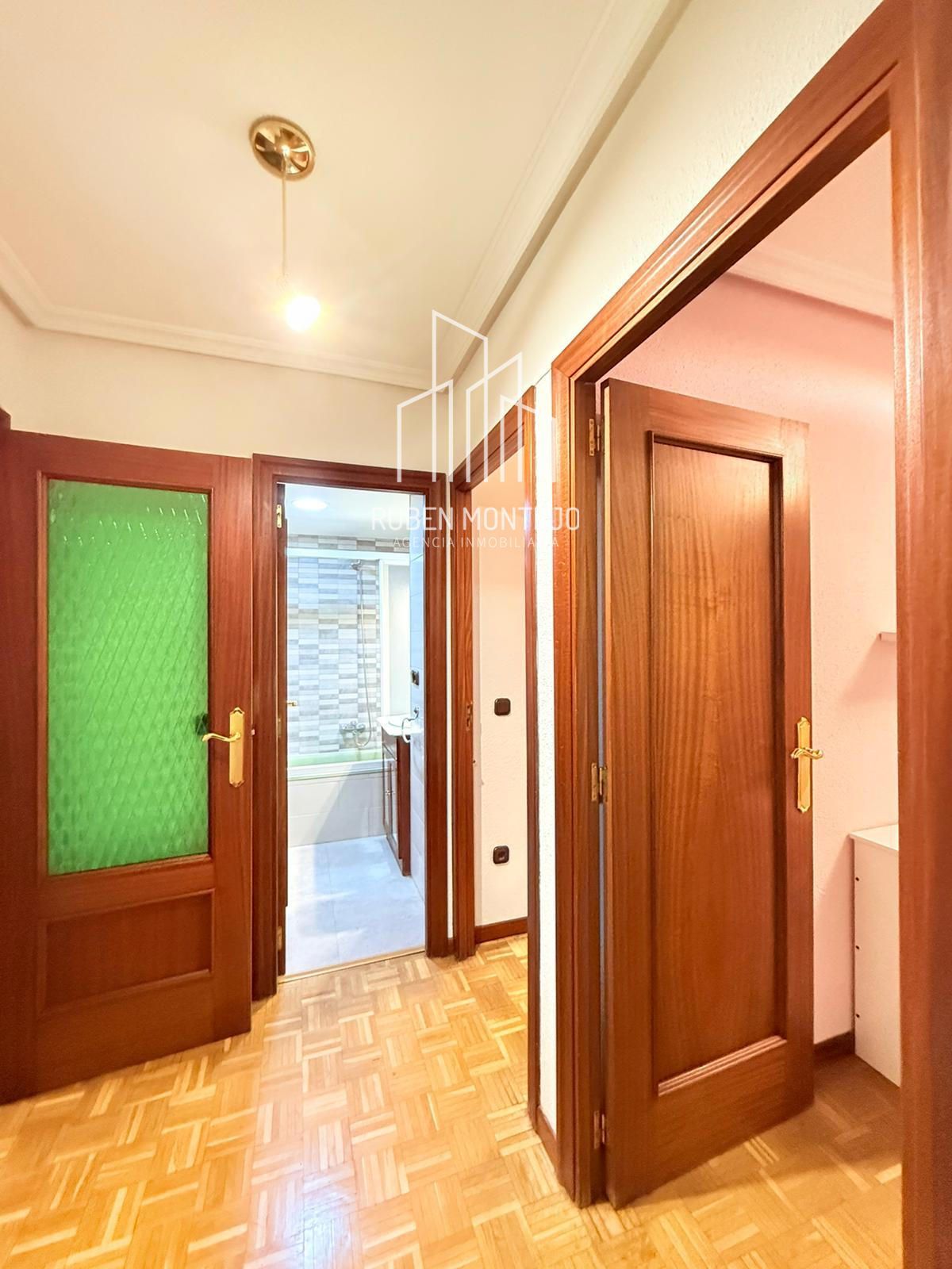 pasillo - Luminosa vivienda en Fernando de la Peña