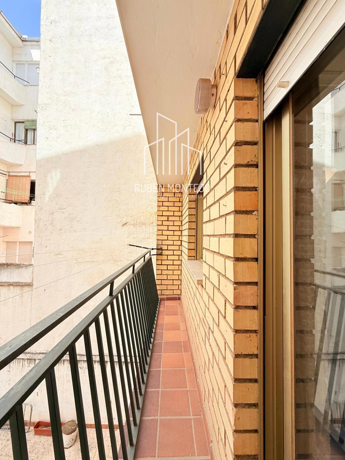 balcón - Luminosa vivienda en Fernando de la Peña