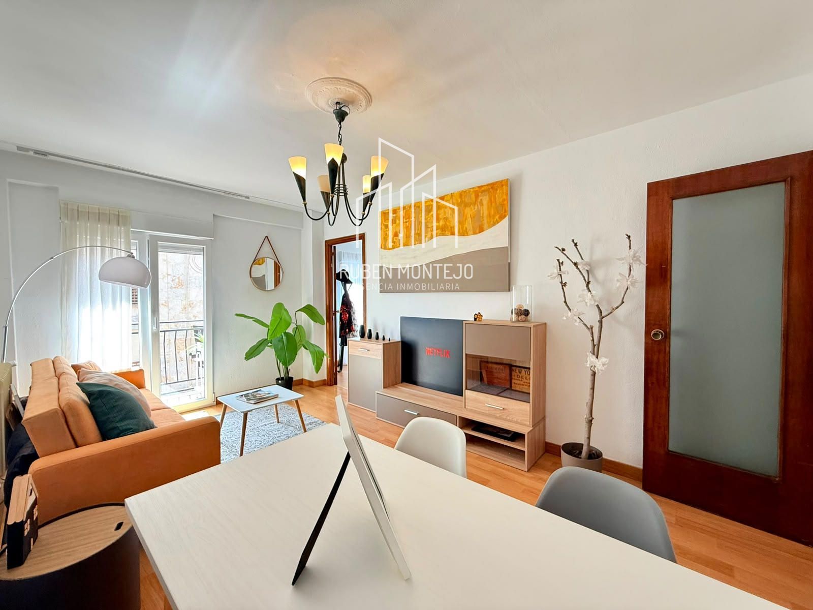 Salón - Luminosa vivienda junto Avenida de Villamayor