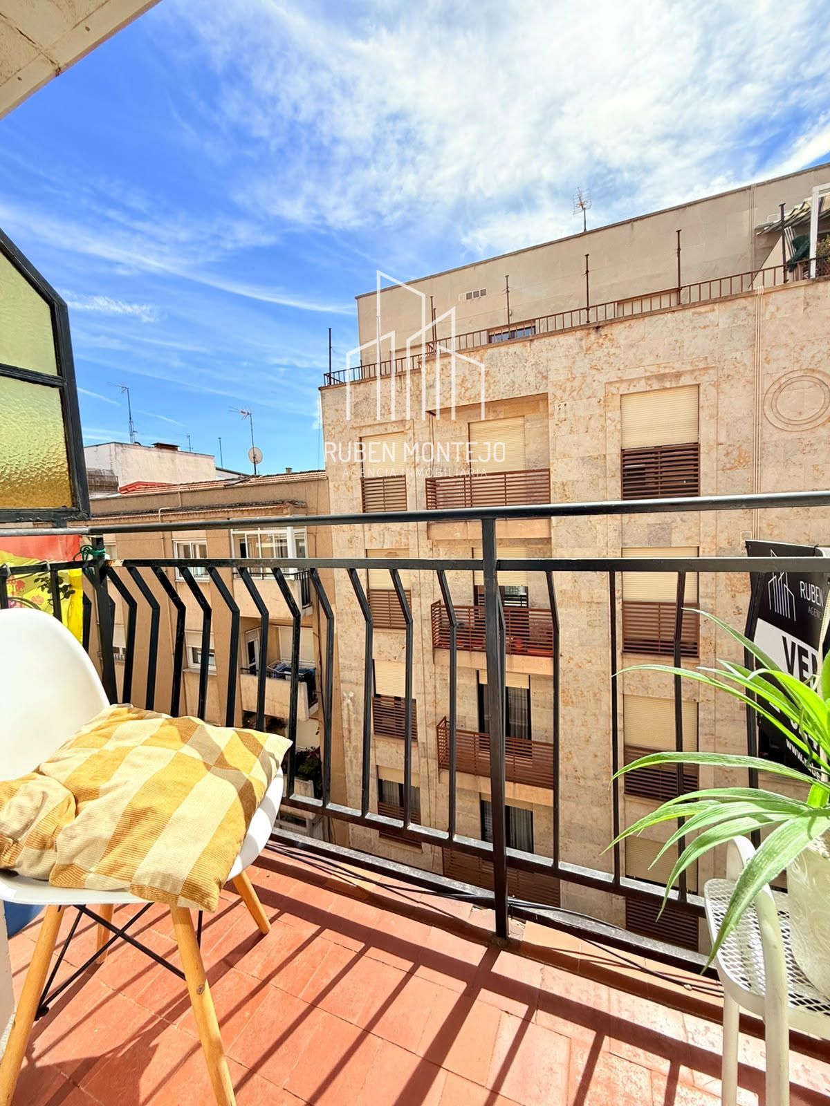 Balcón - Luminosa vivienda junto Avenida de Villamayor