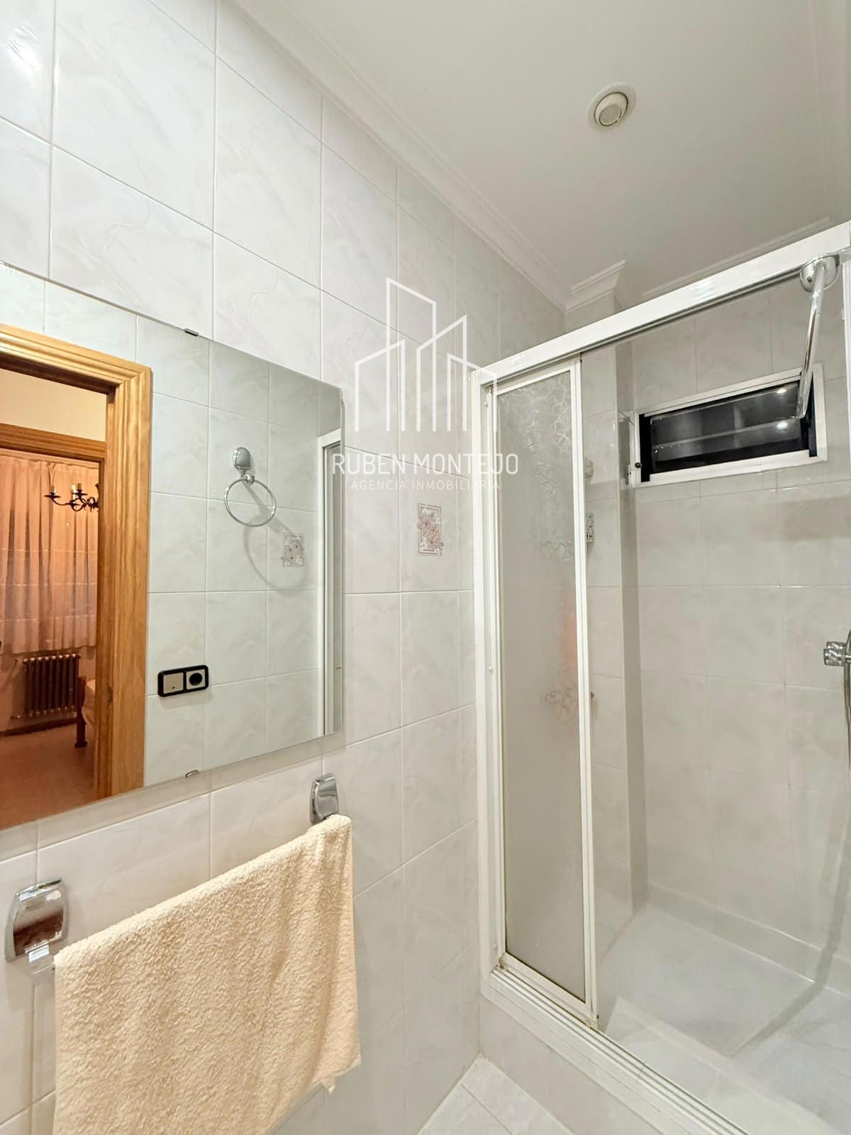 Baño - AMPLIA VIVIENDA EN PRIMER TRAMO AV VILLAMAYOR