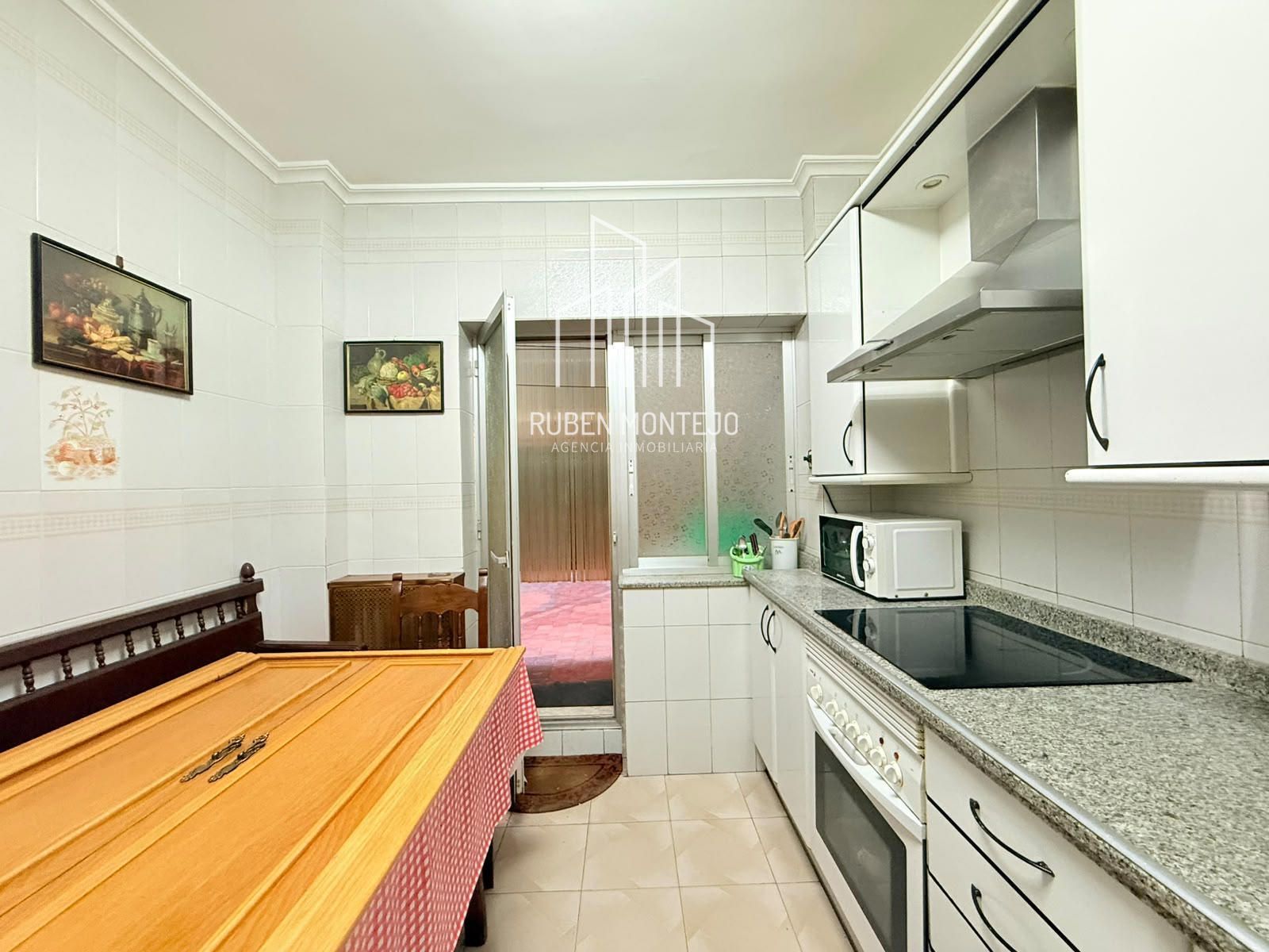 Cocina - AMPLIA VIVIENDA EN PRIMER TRAMO AV VILLAMAYOR
