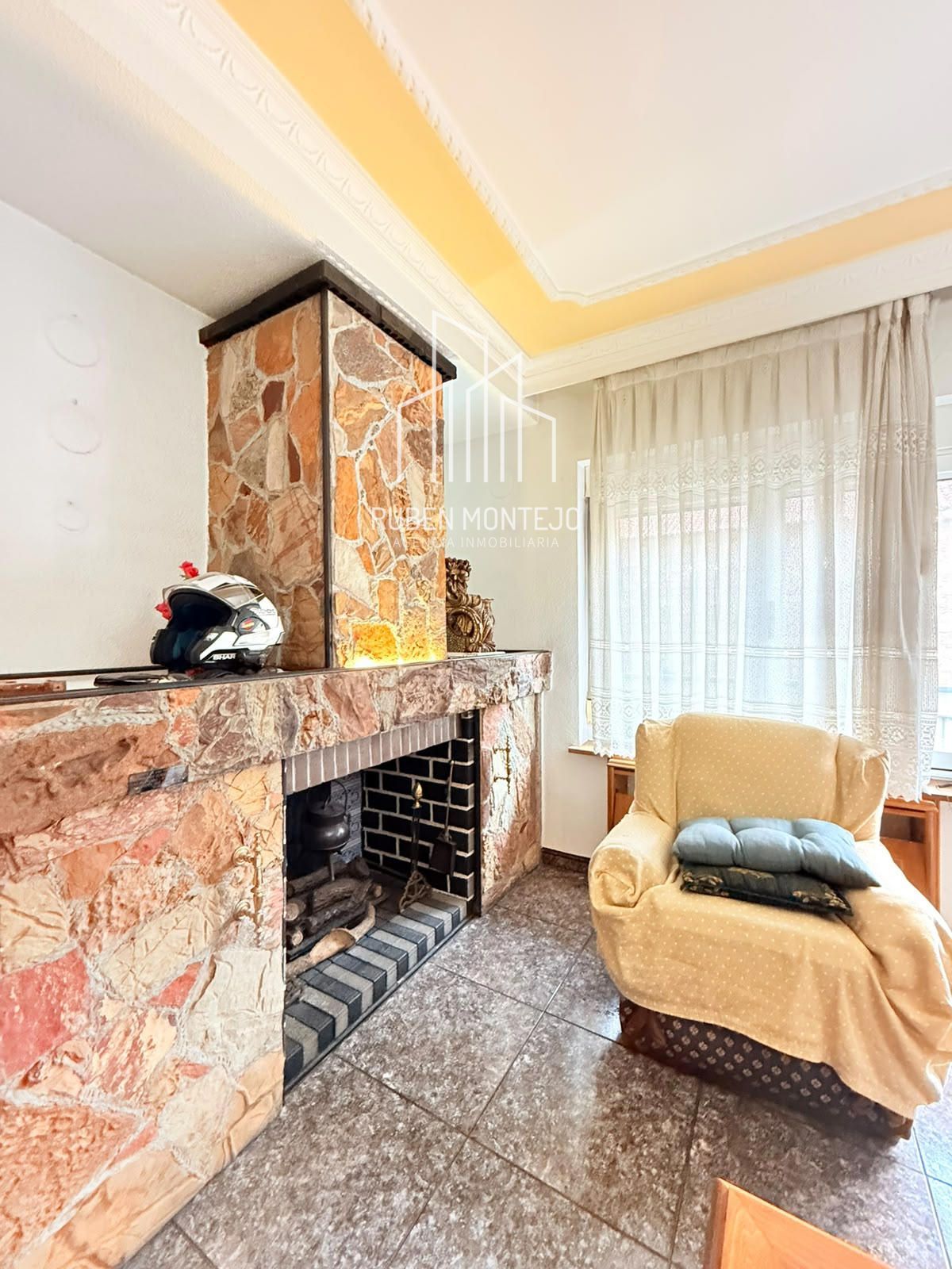 Salón - AMPLIA VIVIENDA EN PRIMER TRAMO AV VILLAMAYOR