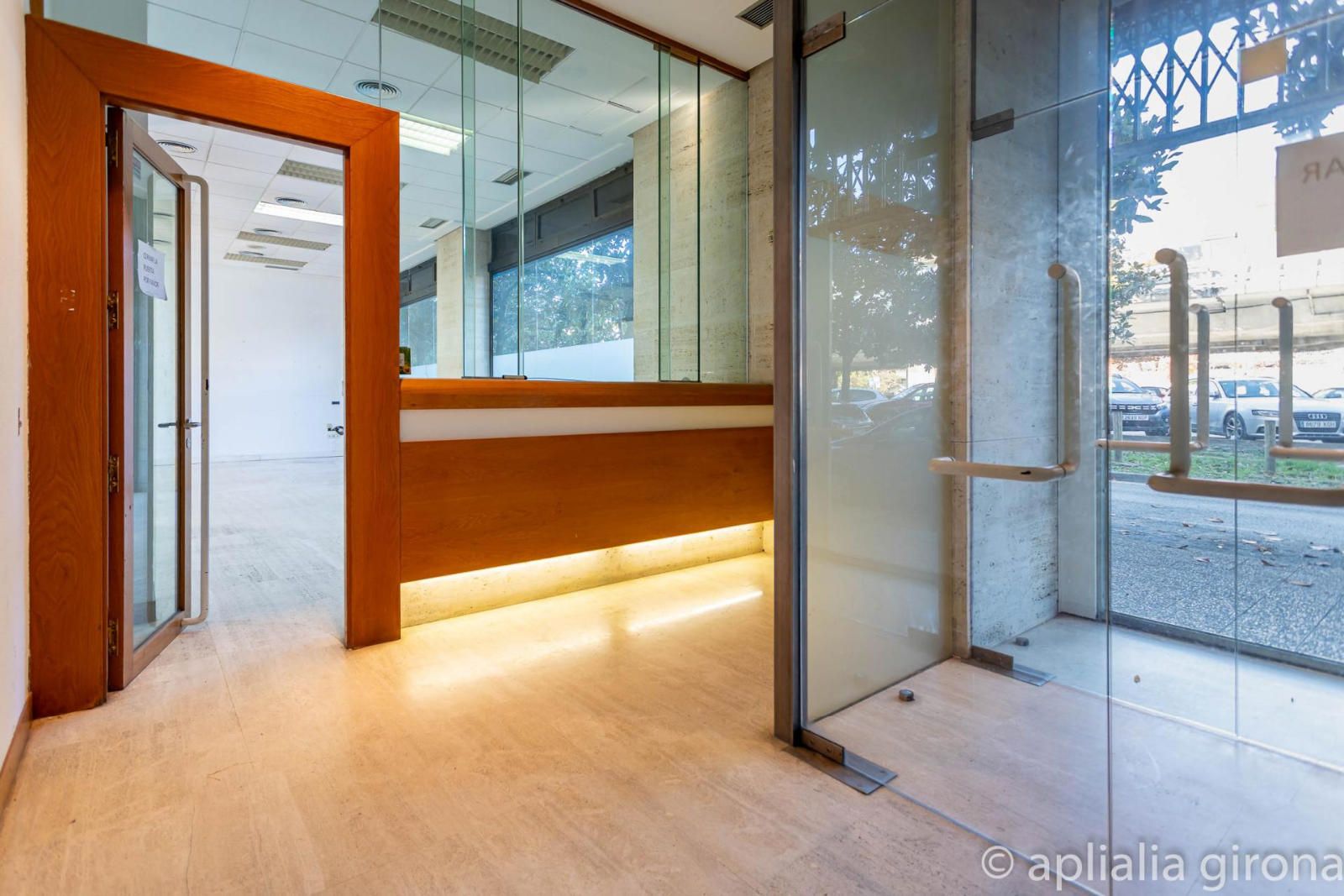 Local en venta  Girona  3/24