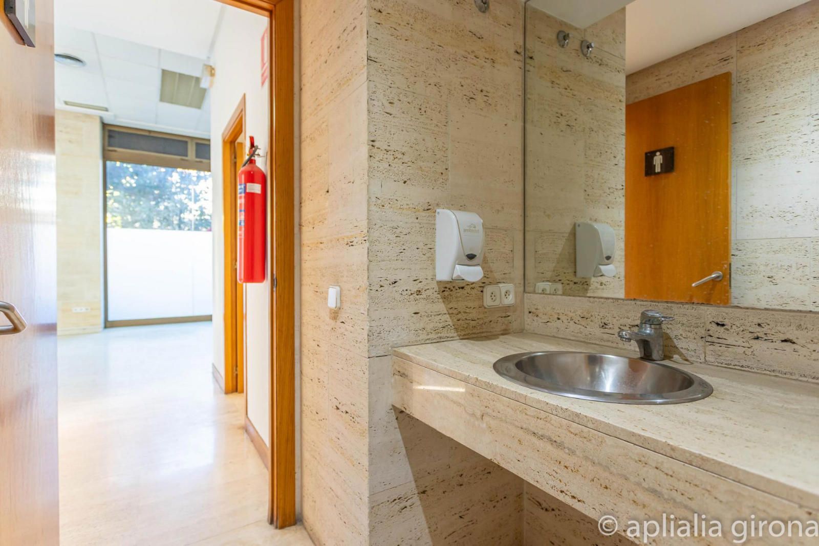 Local en venta  Girona  14/24