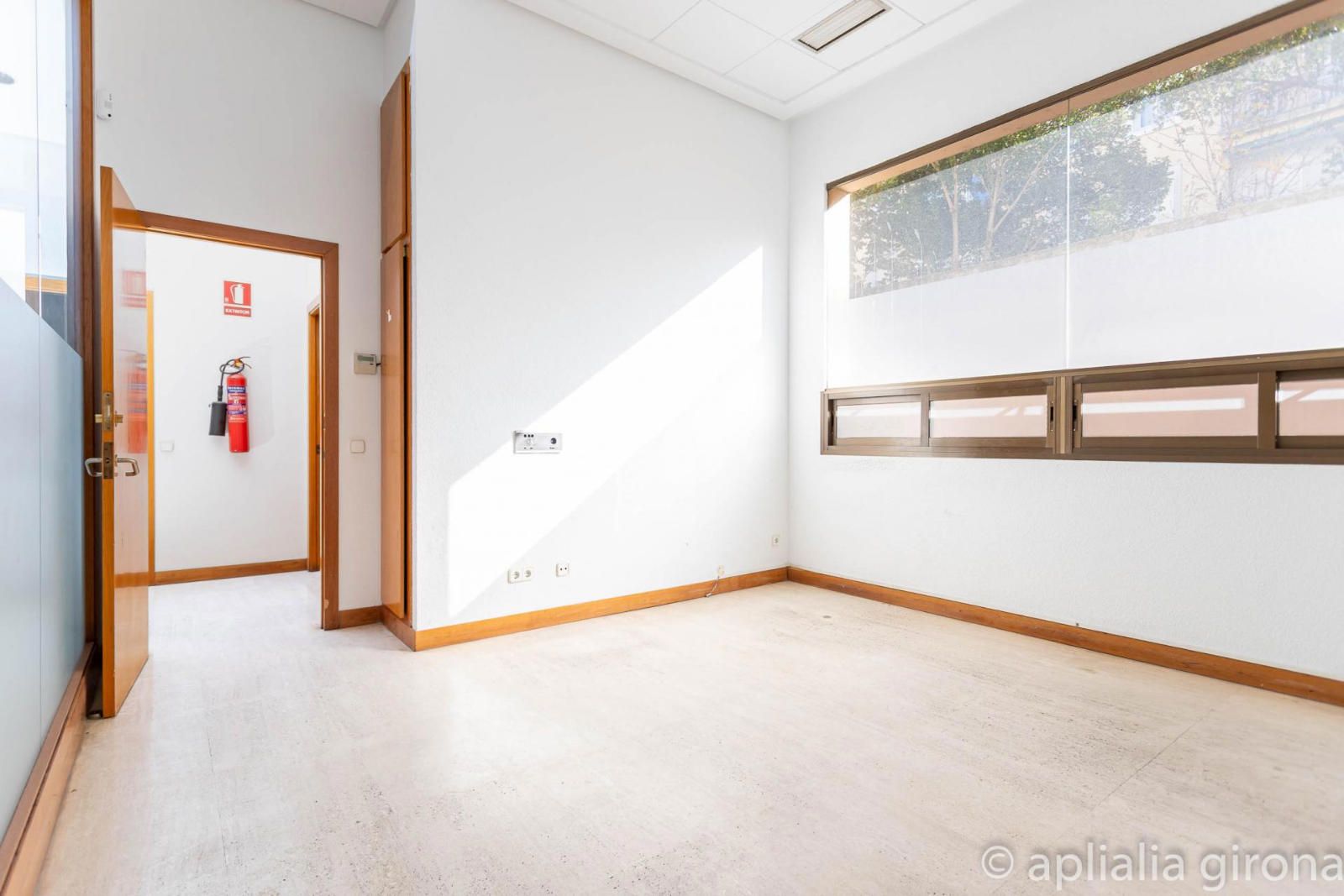 Local en venta  Girona  23/24