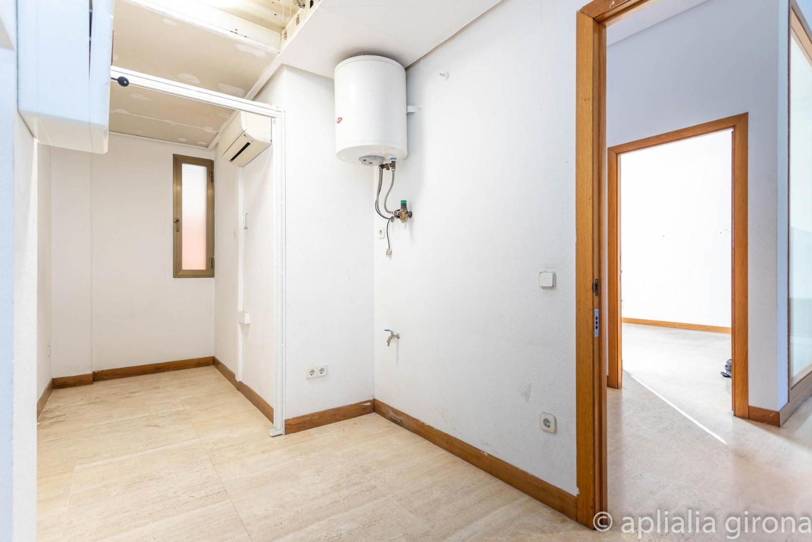 Local en venta  Girona  24/24