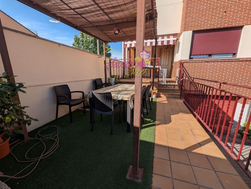 Adosado en venta Villares De La Reina, Salamanca. Ref: 5384. Inmobiliaria Santasan