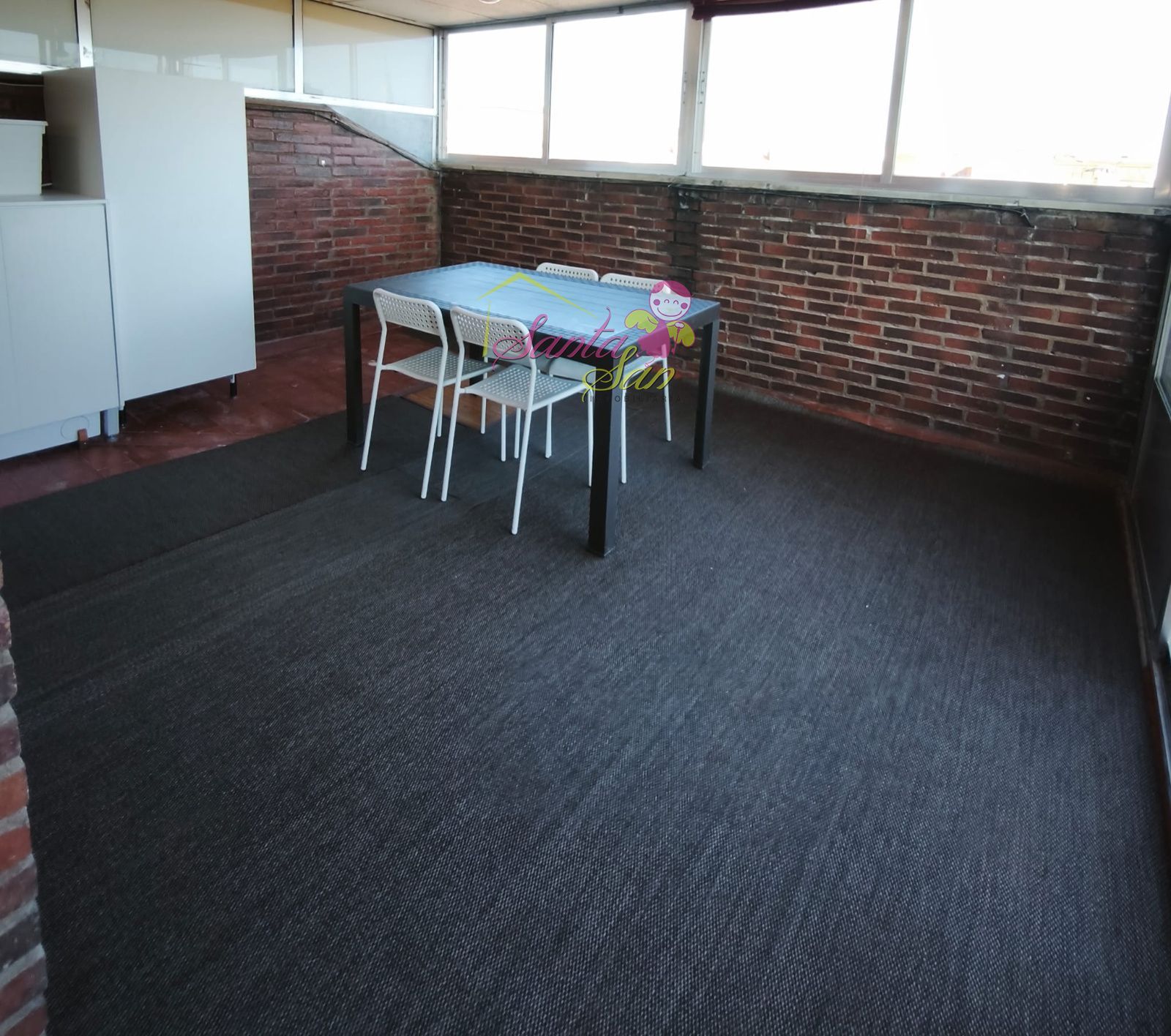 SE ALQUILA ÁTICO CON GRAN TERRAZA