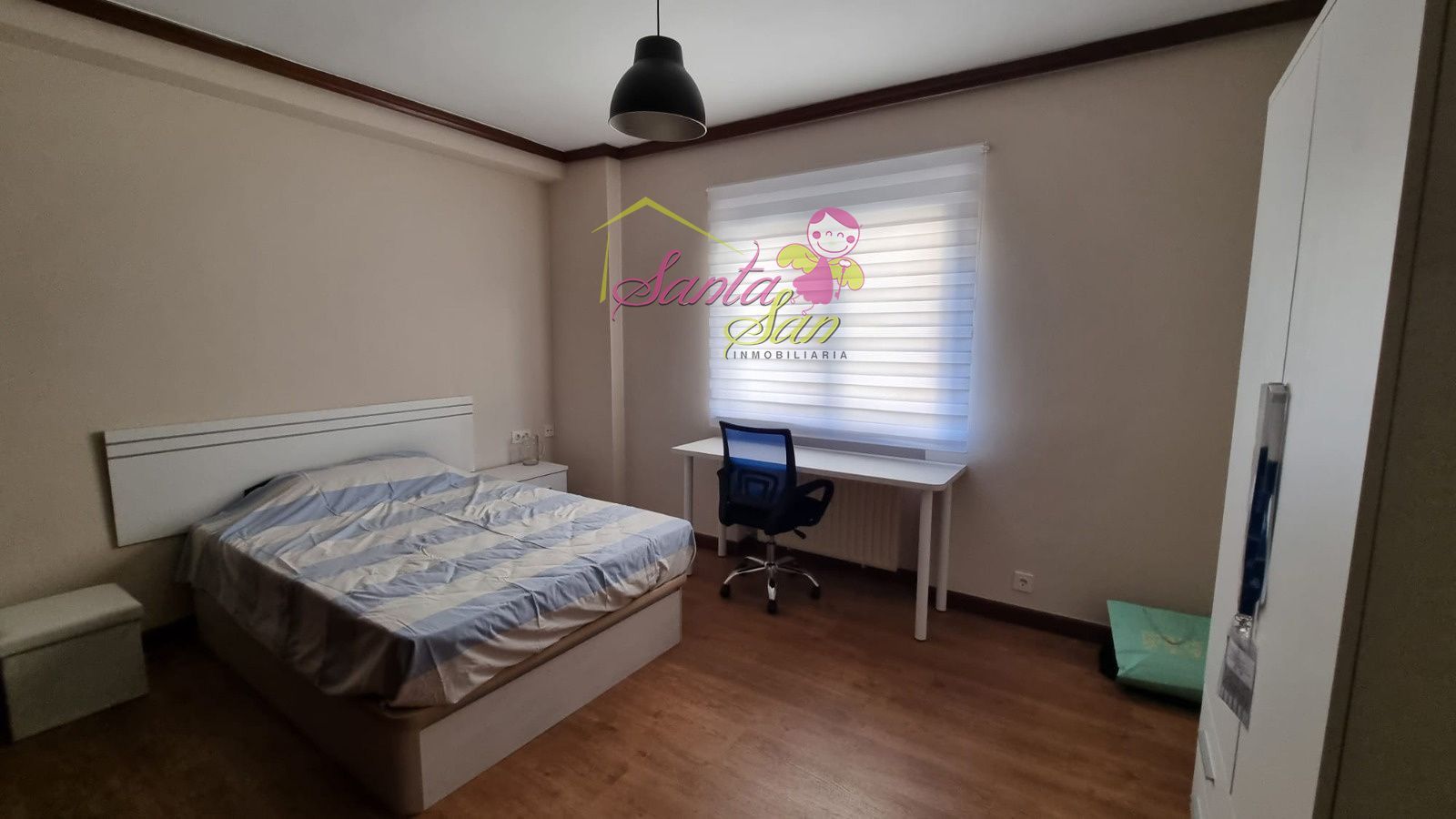 SE ALQUILA PISO DE 4 HABITACIONES COMPLETAMENTE AMUEBLADO EN EL CENTRO