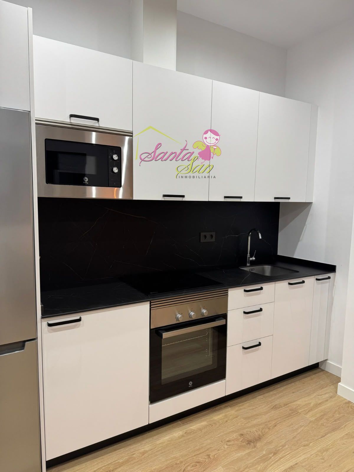 SE VENDE FANTÁSTICO ESTUDIO JUNTO PARQUE PICASSO COMPLETAMENTE NUEVO