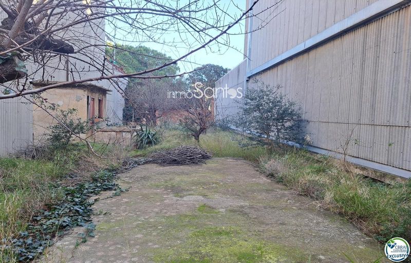 Parcelle en vente Figueres, Girona. Ref: 1088. Inmosantos