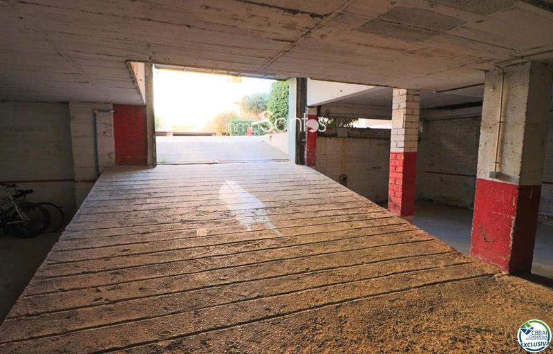 Garage en vente Empuriabrava, Girona. Ref: 1184. Inmosantos