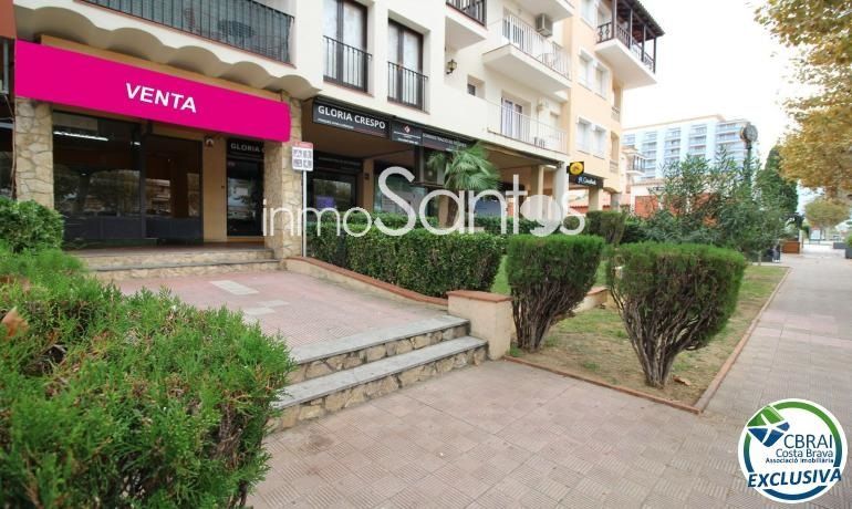 Locaux en vente Empuriabrava, Girona. Ref: 1211. Inmosantos